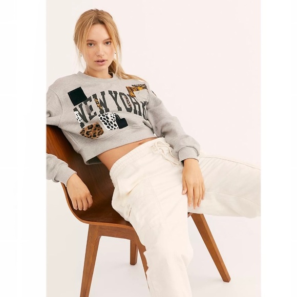 Free People x Riley Vintage East West Crew-Neck New York Textured Pullover - Picture 2 of 12